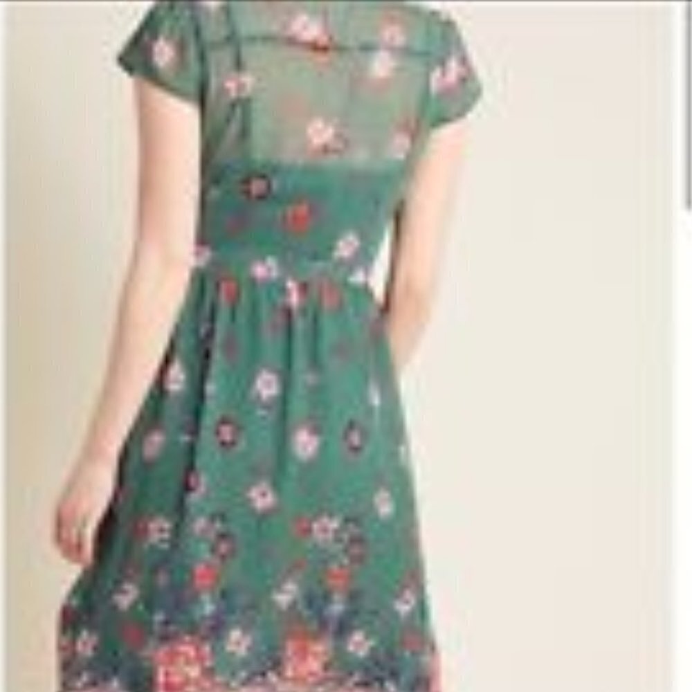 Modcloth « Oh Say Can Museum » Green Butterfly Floral Print A Line Dress Size M - Picture 2 of 13